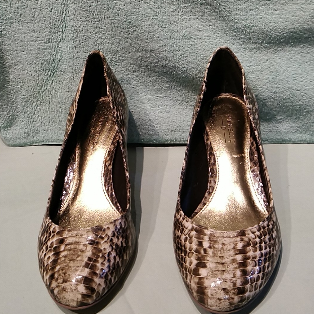 Shoes Michelle D. Size 6.  Brown/Biege.